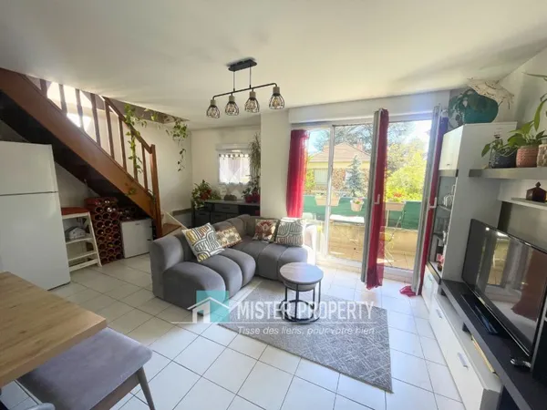 Appartement triplex 3 pièces - Esprit maison - 6 min gare - Secteur recherché des 10 Arpents à Sartr