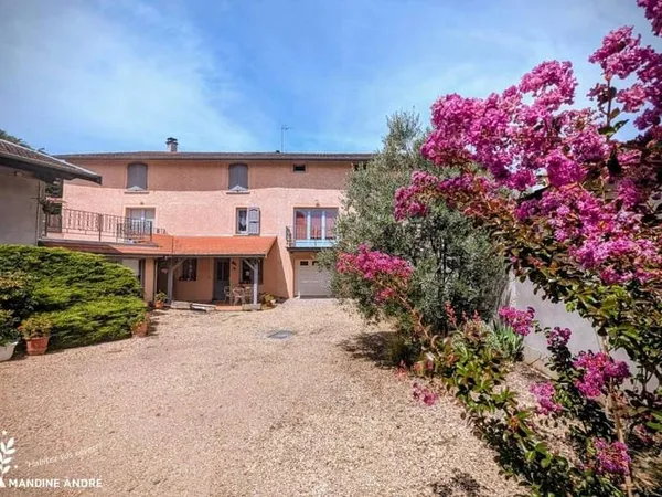 Appartement 6 pièces 144 m²