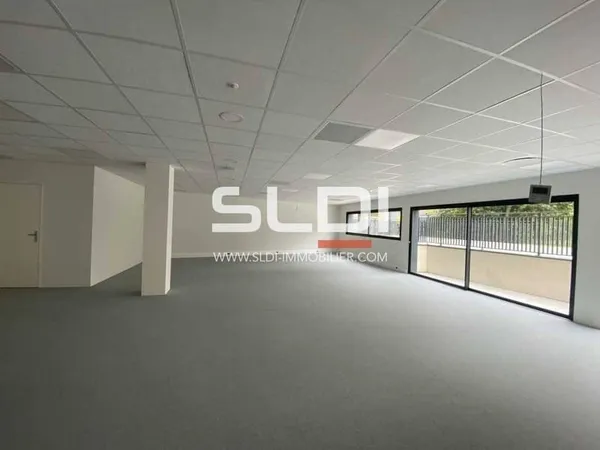 Bureaux 67 m²