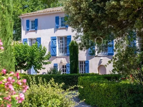 Bastide provençale de style avec ses propres vignobles