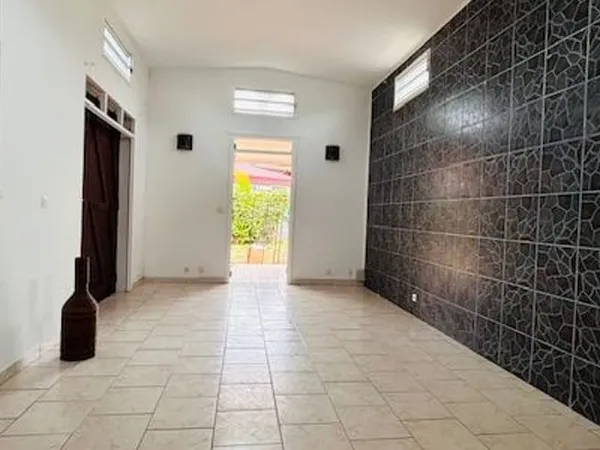 Maison 2 pièces 92 m²
