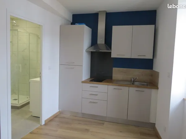 Studio meublé moderne - entièrement rénové