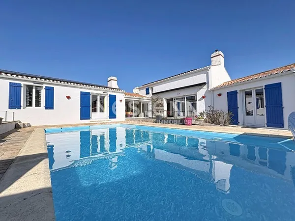 MAISON INDIVIDUELLE ST HILAIRE DE RIEZ - 6 pièce(s) - 169 m2