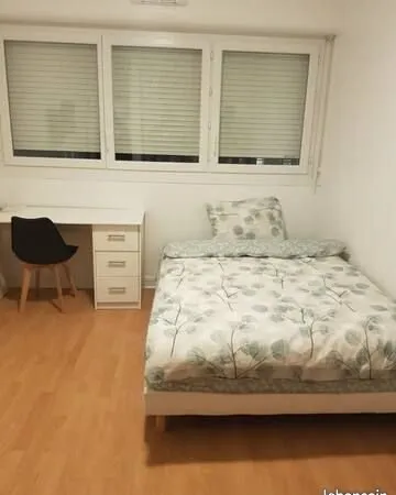 Chambre meublée dans un appartement en colocation - Pontoise / Cergy (APL possible)
