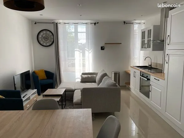 T3 duplex meublé lumineux securisé refait a neuf coeur de ville
