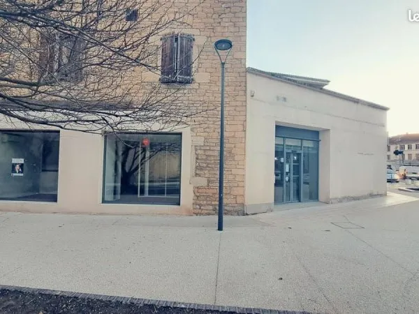 Local commercial 113 m²