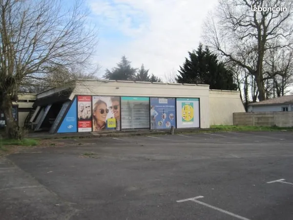 Local commercial 258 m² ST DENIS DE PILE