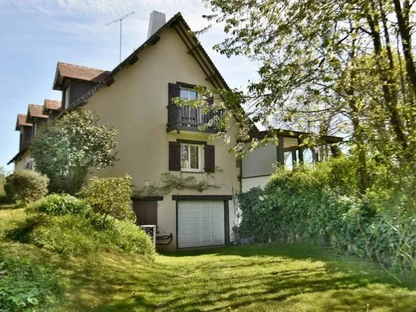Maison 9 pièces 195 m²