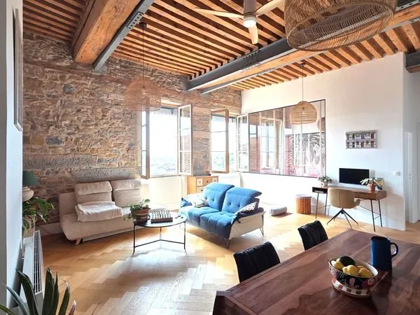 T2 Lyon 1 - 64 m² - Ascenseur - Rénové 2022 - Calme - Vue Saône