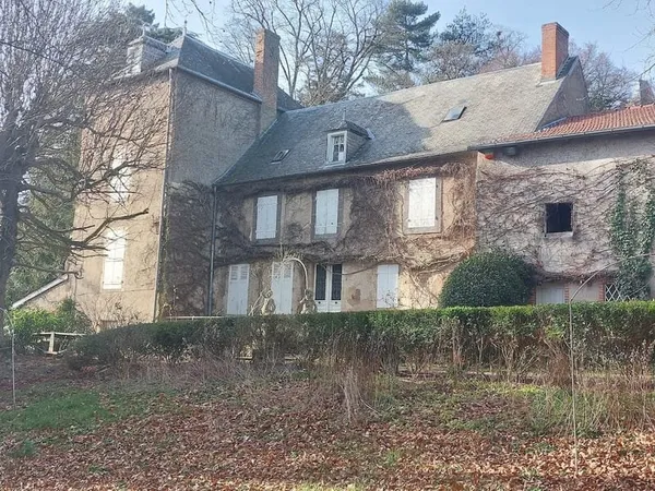 Belle demeure de 350 m2 dans parc arboré de 4564 m2