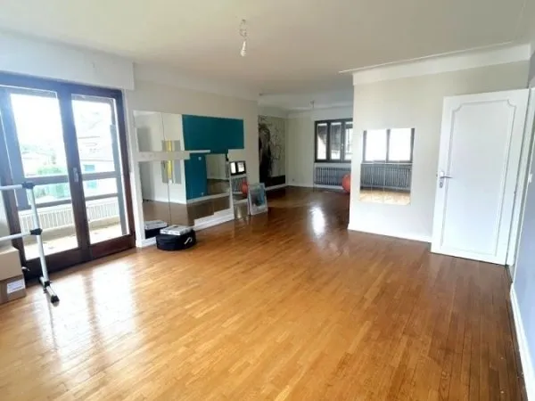 Maison 12 pièces 210 m²