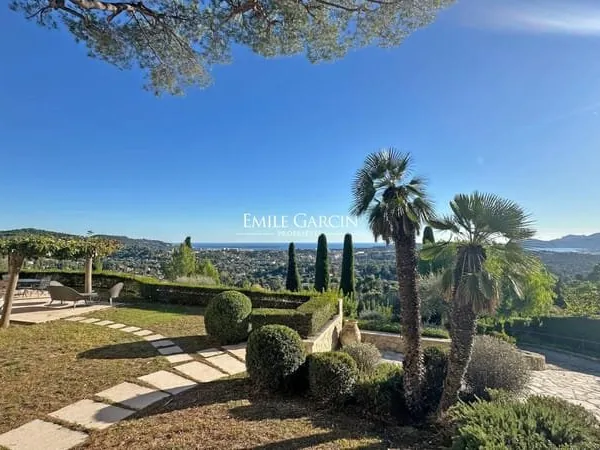 A vendre, Côte d'Azur, Mougins Village - Propriété avec vue mer panoramique