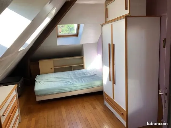 Chambre - Meublé 26m2 sur Lesquin lez Lille