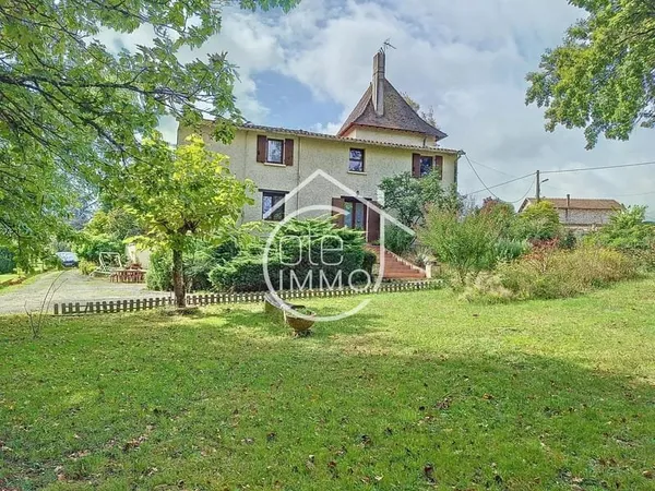 Margueron : belle périgourdine 230 m² avec piscine