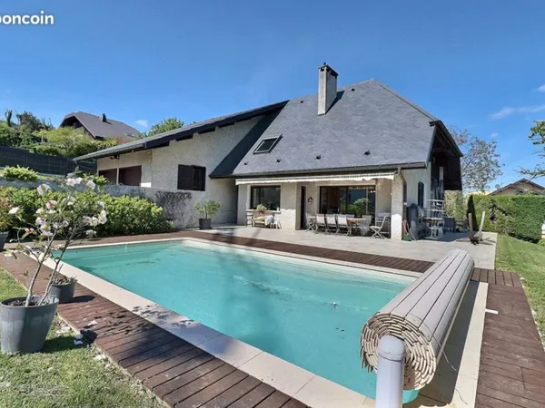 Villa 9 pièces 203 m²