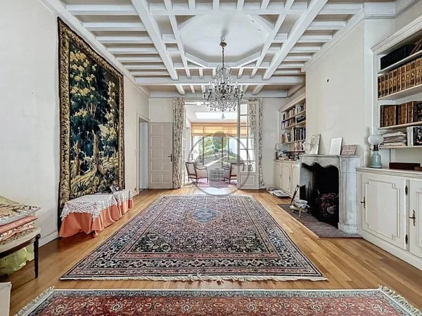 Maison 9 pièces 276 m²