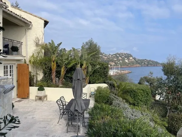APPARTEMENT-VILLA 4 PIECES VUE MER