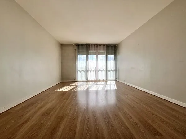 APPARTEMENT 3 PIECES - PARKING & CAVE - DOURDAN