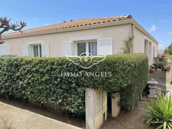 Charmante maison de plain-pied avec jardin dans une résidence s