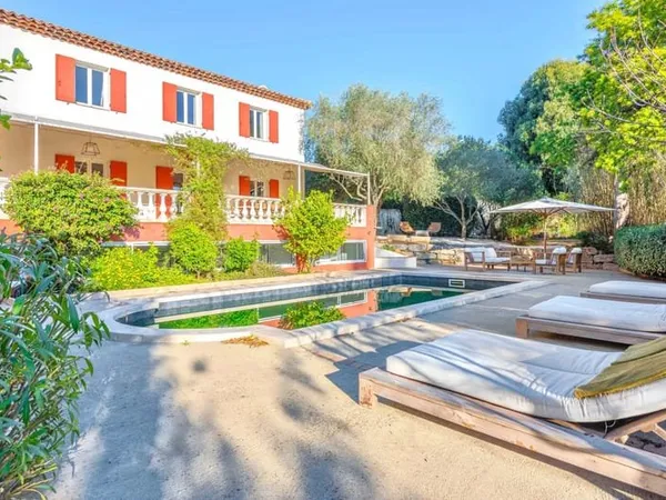Maison 5 pièces 280 m²
