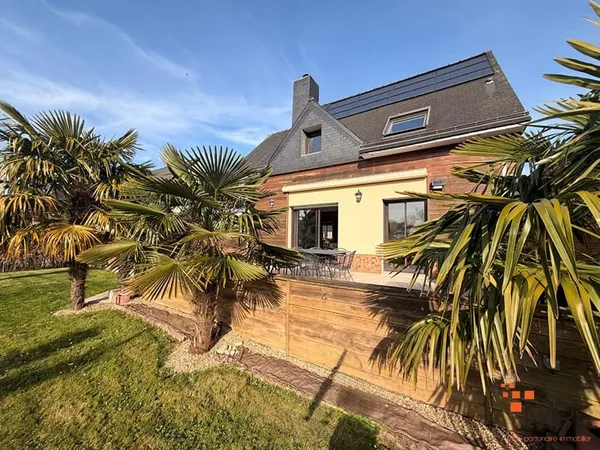 Maison familiale lumineuse 153 m² Sous-sol complet Terrain +550 m²