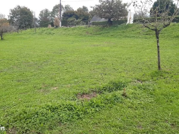 Terrain 900 m²