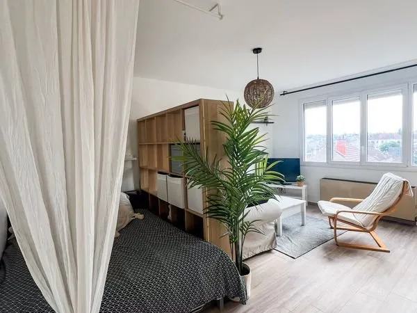 Studio 30m2 proche république