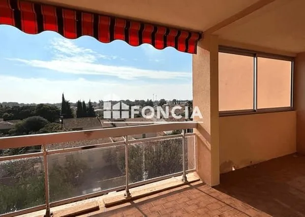 Appartement T4 de 87 m² - Centre-ville de La Londe-les-Maures dans un résidence avec ascenseur