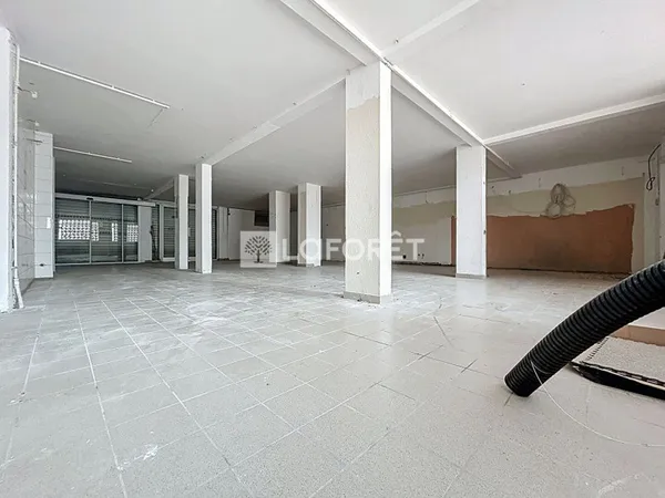 Local commercial 1 pièce 116 m²