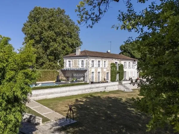 Domaine hors commun à 5 minutes d'Angoulême