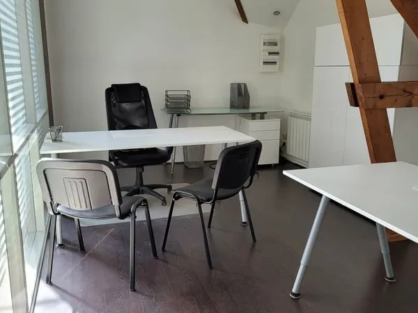 Location Bureau Équipé