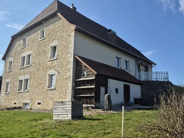 Magnifique Ferme du XIXème siècle: Charme, Espace et Potenti