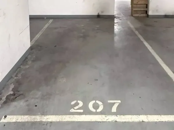 Parking 11 m²