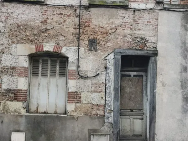 Immeuble entièrement à restaurer