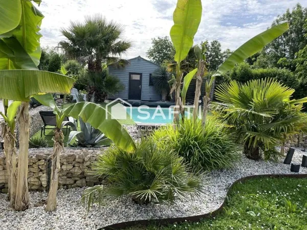 BEAU PAVILLON DE 5 CHAMBRES ET GARAGE + JARDIN ET PISCINE A FORS