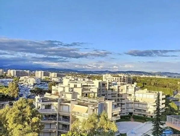 Studio 1 pièce 28 m²