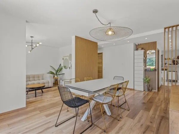 Superbe 4 pièces rénové - 91,62 m² - 3 chambres - Terrasse - Parking Grasse - secteur recherché Prix