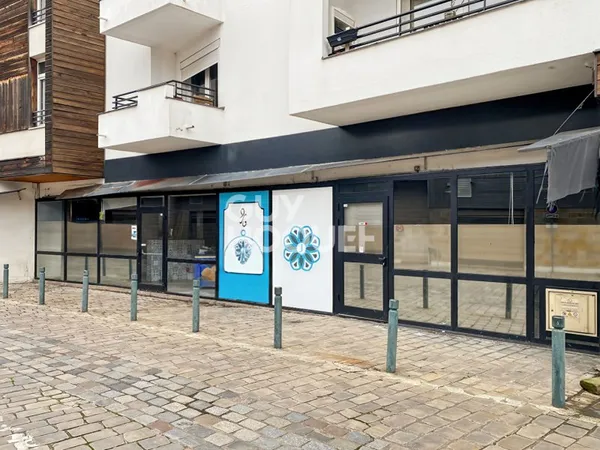 Murs libres à vendre avec extraction - Nanterre Centre Ville