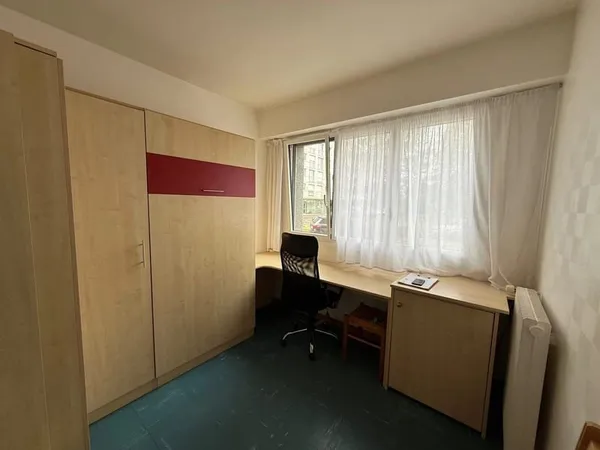 À VENDRE - Lot de 2 studettes louées - Idéal investisseur - Tour