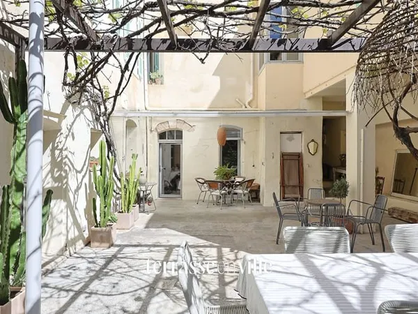 LA CIOTAT APPARTEMENT XVIIe AVEC JARDIN PRIVATIF T9 19