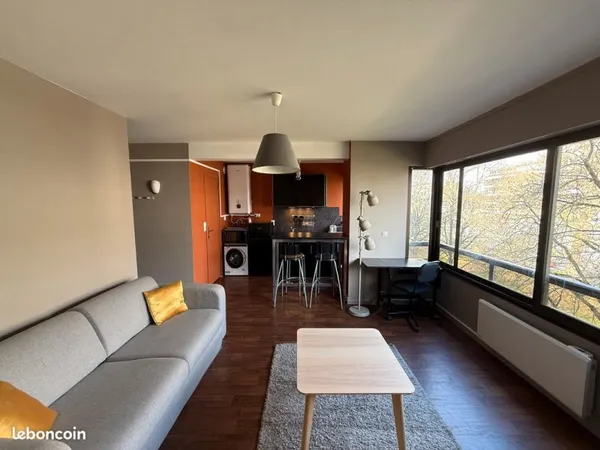 Studio Foch-quai du Wault