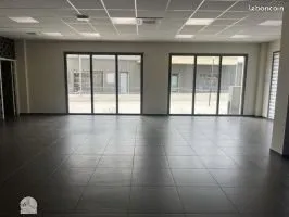 Local commercial 160 m² Saint-Estève