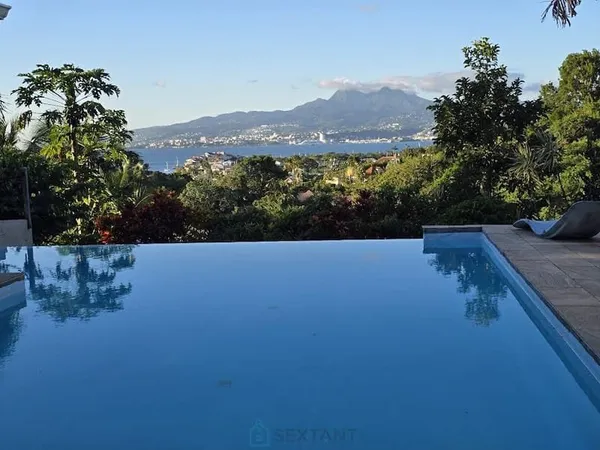 Maison 8 pièces 162 m²
