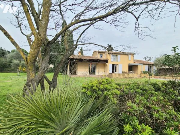 Maison 10 pièces 197 m²