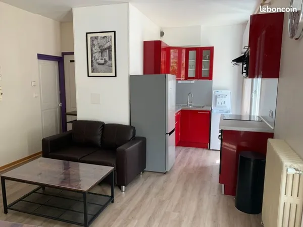 Hypercentre, 37 m2 avec salon, bureau et chambre