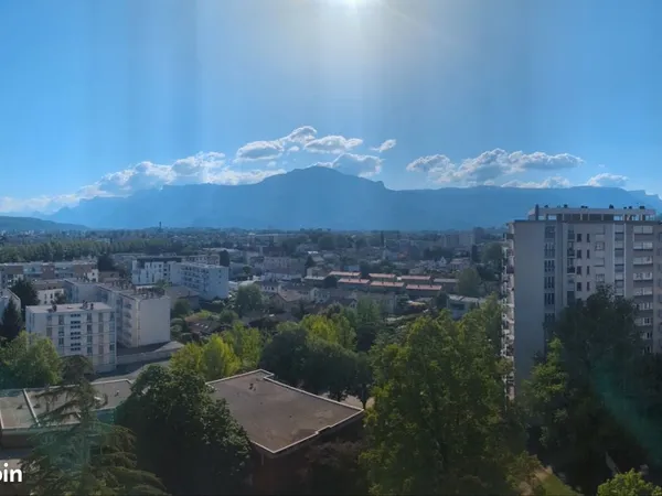 Appart calme vue dernier étage, entree campus - coliving partiel (1/5 temps) avec propriétaire