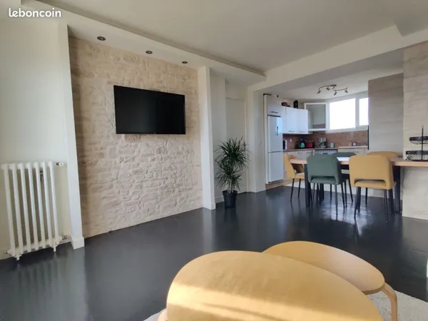 Chambre meublée en colocation - appartement rénové 70m² - Bonnefoy - vue dégagée
