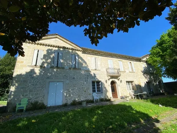 SECTEUR LIBOURNE - Domaine viticole historique , Demeure , Chai, 12 Hectares de vignes