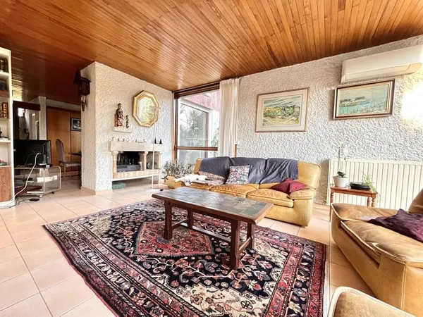 SPACIEUSE MAISON FAMILIALE A VENDRE - PARC FEAU, MERIGNAC