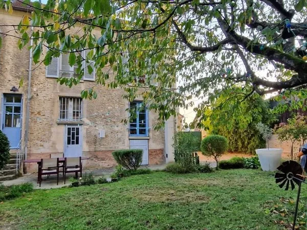 Maison 9 pièces 233 m²